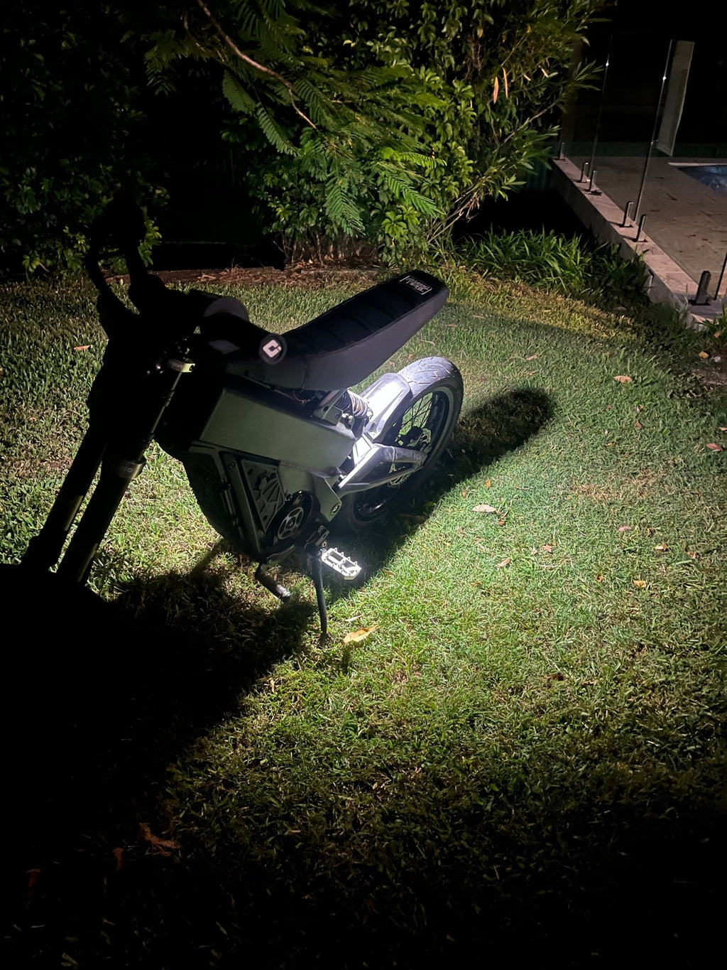 battery powered rock light. - ff customz