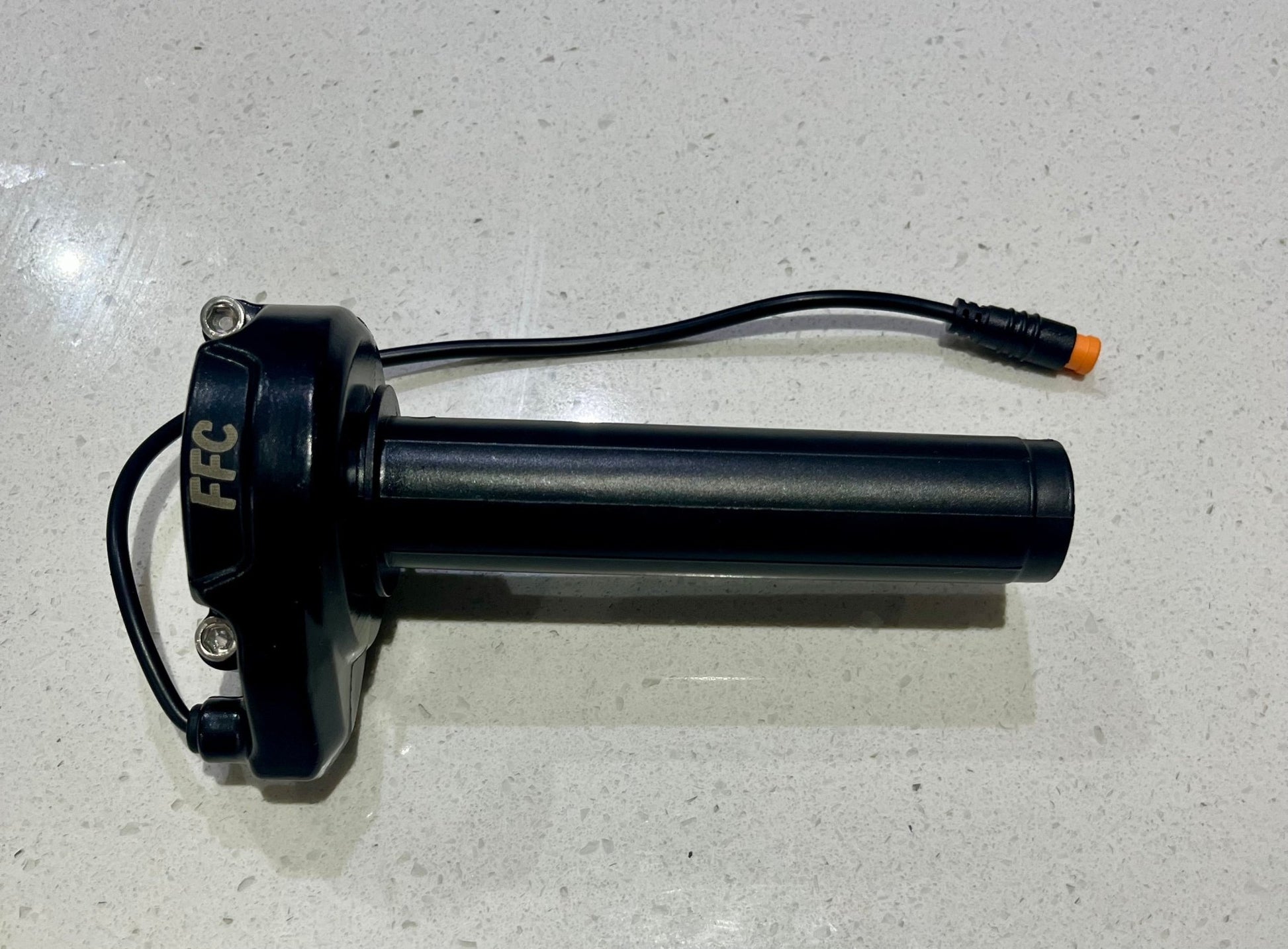 Black Plug and play Surron throttle 3pin. - ff customz