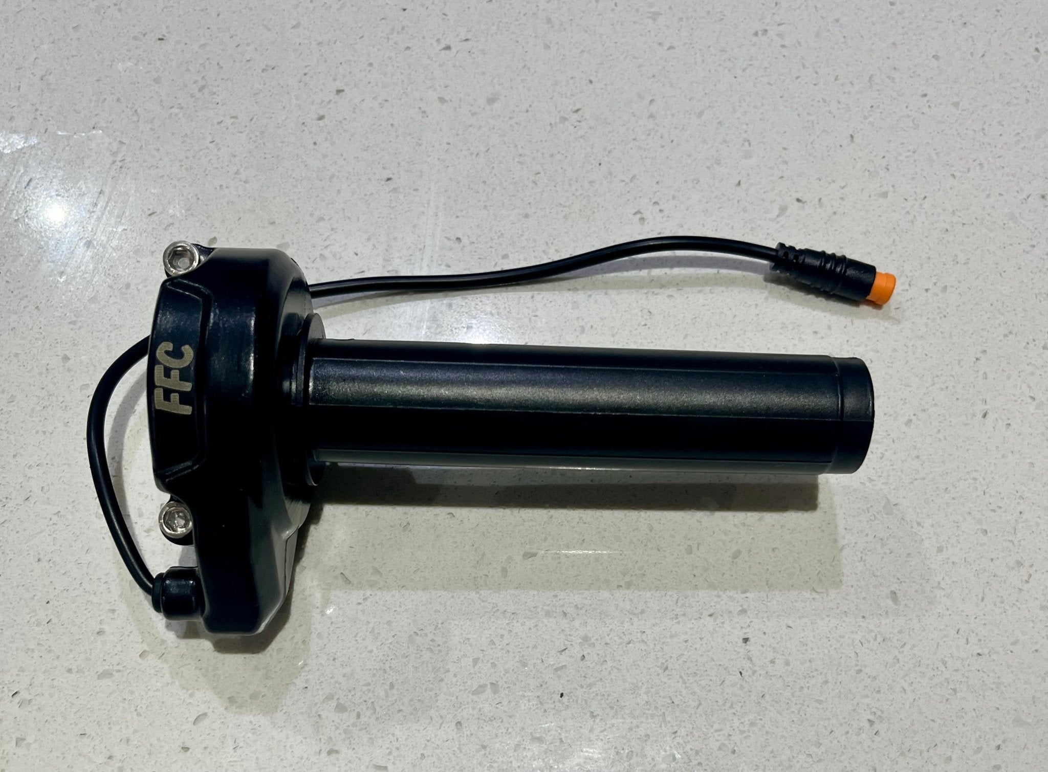 Black Plug and play Surron throttle 3pin. - ff customz