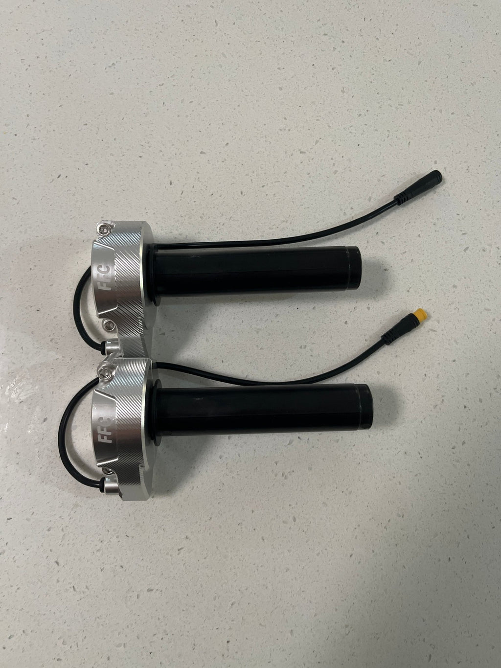 Cnc plug and play Surron throttle 3pin. - ff customz