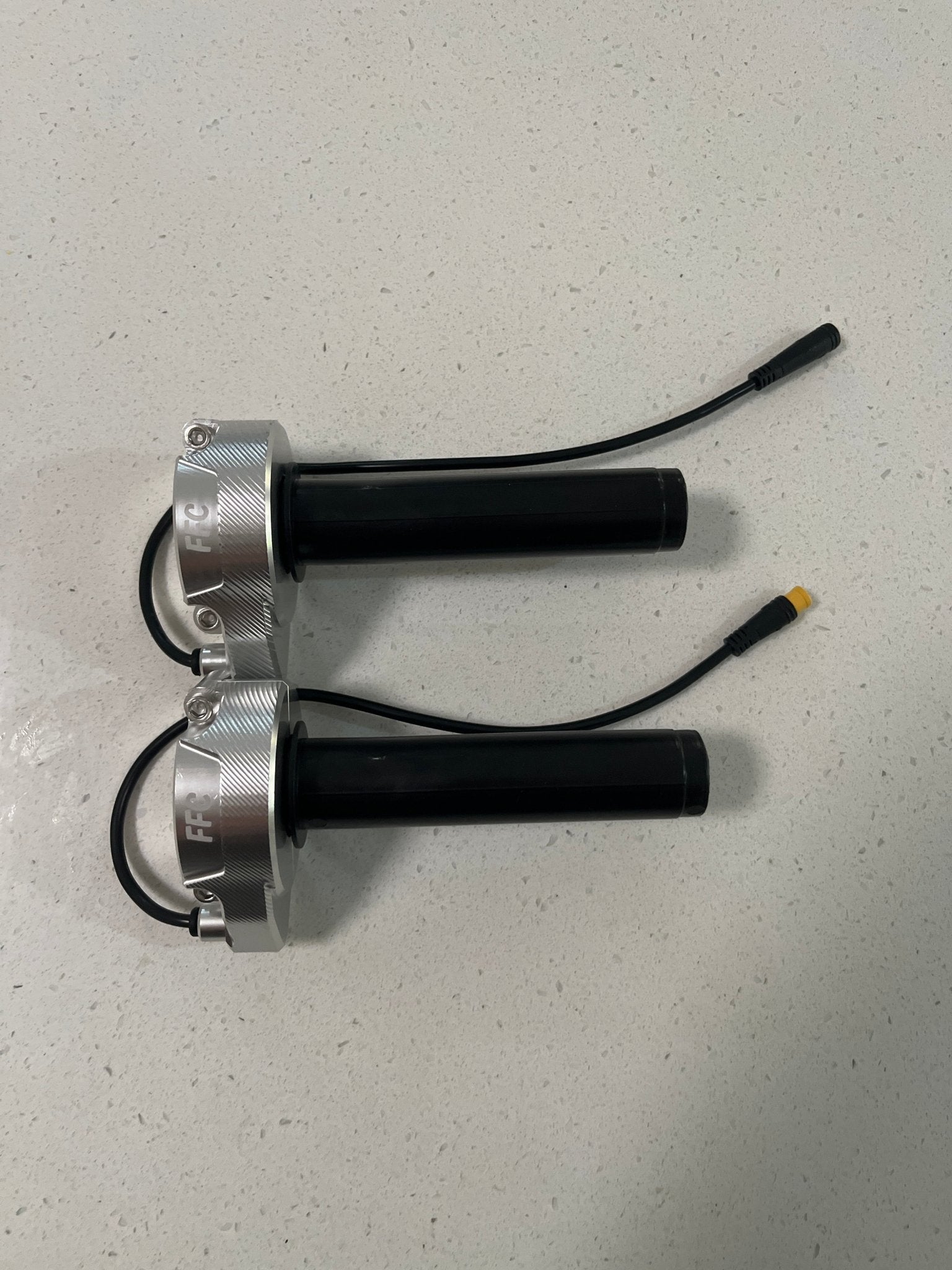 Cnc plug and play Surron throttle 3pin. - ff customz